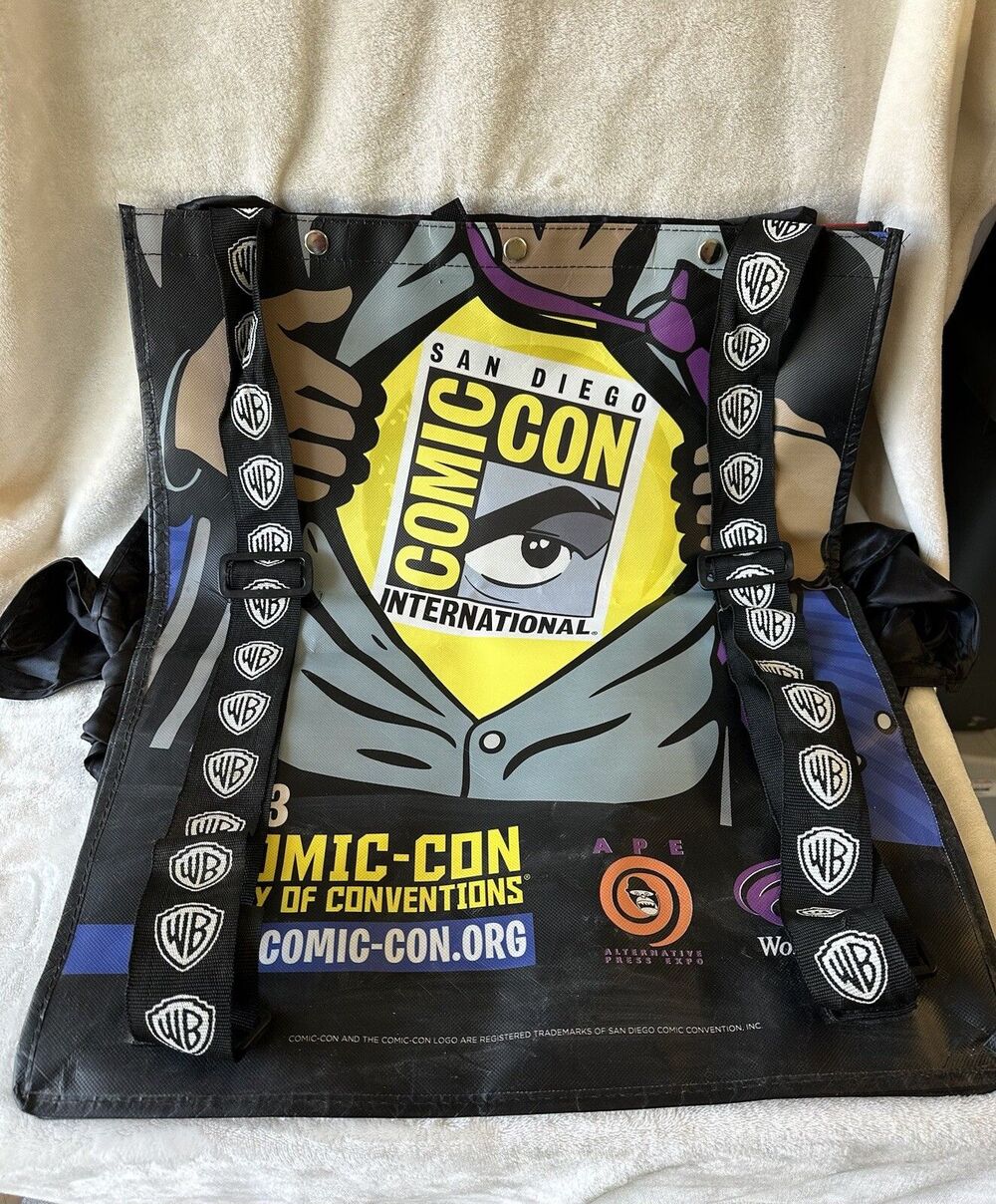 Comic Con 2013 - Batman Big Bag Backpack Style w/ Straps And Batman Cape